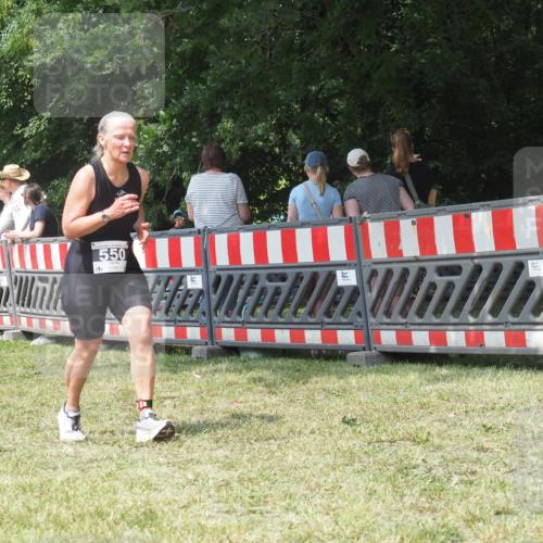 21.06.2025 - 27. Vierlanden-Triathlon KatJ http://msf.ph/oto/8052252 15.06.2025 11:53:03 Ziel 488, 550 meine-sportfotos.de