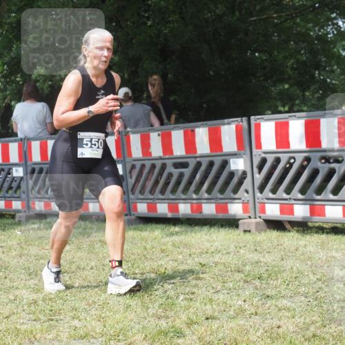 21.06.2025 - 27. Vierlanden-Triathlon KatJ http://msf.ph/oto/8052258 15.06.2025 11:53:03 Ziel 488, 550 meine-sportfotos.de