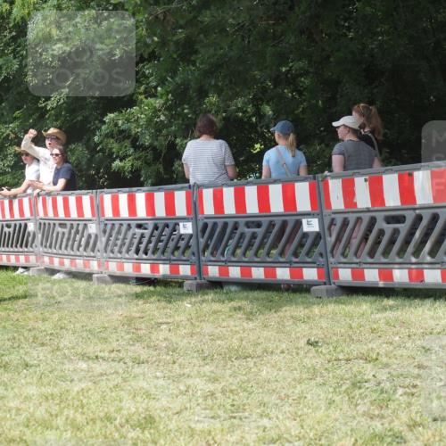 21.06.2025 - 27. Vierlanden-Triathlon KatJ http://msf.ph/oto/8052263 15.06.2025 11:53:06 Ziel 488, 550 meine-sportfotos.de