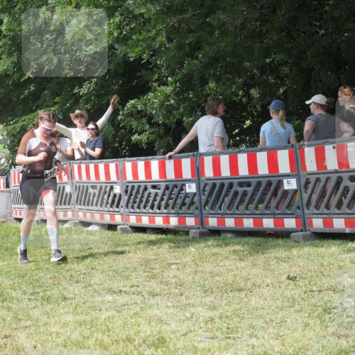 21.06.2025 - 27. Vierlanden-Triathlon KatJ http://msf.ph/oto/8052278 15.06.2025 11:54:15 Ziel 474 meine-sportfotos.de