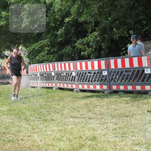 21.06.2025 - 27. Vierlanden-Triathlon KatJ http://msf.ph/oto/8052290 15.06.2025 11:54:43 Ziel 421 meine-sportfotos.de