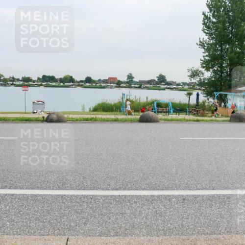 15.06.2025 - 27. Vierlanden-Triathlon H.Heesch http://msf.ph/oto/8052325 15.06.2025 10:56:26 Radfahren 73, 597, 606 meine-sportfotos.de