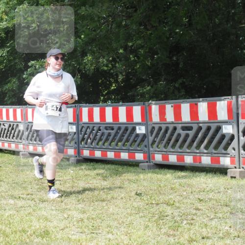 21.06.2025 - 27. Vierlanden-Triathlon KatJ http://msf.ph/oto/8052360 15.06.2025 11:55:51 Ziel 547 meine-sportfotos.de