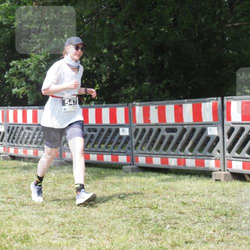 21.06.2025 - 27. Vierlanden-Triathlon KatJ http://msf.ph/oto/8052364 15.06.2025 11:55:52 Ziel 547 meine-sportfotos.de