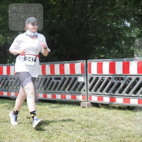 21.06.2025 - 27. Vierlanden-Triathlon KatJ http://msf.ph/oto/8052371 15.06.2025 11:55:52 Ziel 547 meine-sportfotos.de
