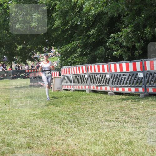 21.06.2025 - 27. Vierlanden-Triathlon KatJ http://msf.ph/oto/8052380 15.06.2025 11:56:18 Ziel 553 meine-sportfotos.de