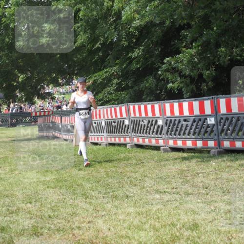 21.06.2025 - 27. Vierlanden-Triathlon KatJ http://msf.ph/oto/8052382 15.06.2025 11:56:19 Ziel 553 meine-sportfotos.de