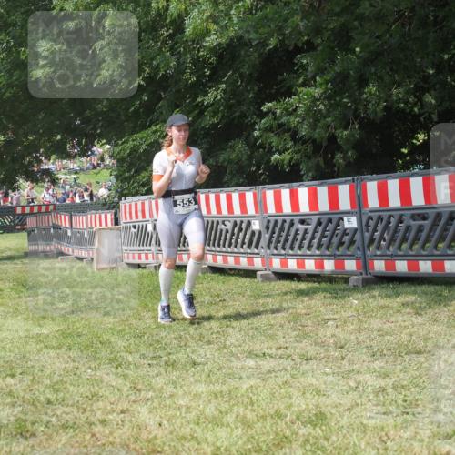 21.06.2025 - 27. Vierlanden-Triathlon KatJ http://msf.ph/oto/8052388 15.06.2025 11:56:20 Ziel 553 meine-sportfotos.de