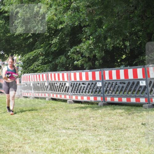 21.06.2025 - 27. Vierlanden-Triathlon KatJ http://msf.ph/oto/8052410 15.06.2025 11:56:55 Ziel 549, 581 meine-sportfotos.de
