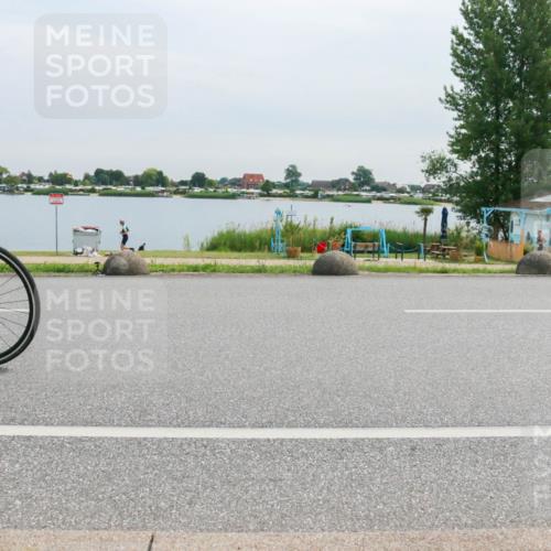 15.06.2025 - 27. Vierlanden-Triathlon H.Heesch http://msf.ph/oto/8052411 15.06.2025 10:58:09 Radfahren 475, 511, 554, 632 meine-sportfotos.de