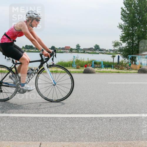 15.06.2025 - 27. Vierlanden-Triathlon H.Heesch http://msf.ph/oto/8052424 15.06.2025 10:58:18 Radfahren 476, 487 meine-sportfotos.de
