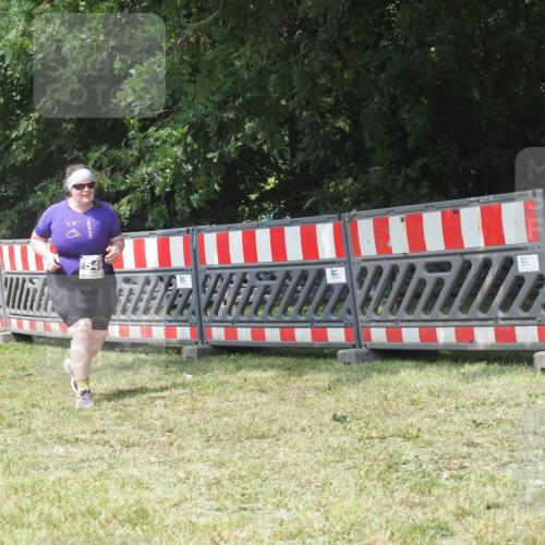 21.06.2025 - 27. Vierlanden-Triathlon KatJ http://msf.ph/oto/8052425 15.06.2025 11:57:02 Ziel 549, 581 meine-sportfotos.de