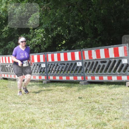 21.06.2025 - 27. Vierlanden-Triathlon KatJ http://msf.ph/oto/8052427 15.06.2025 11:57:02 Ziel 549, 581 meine-sportfotos.de