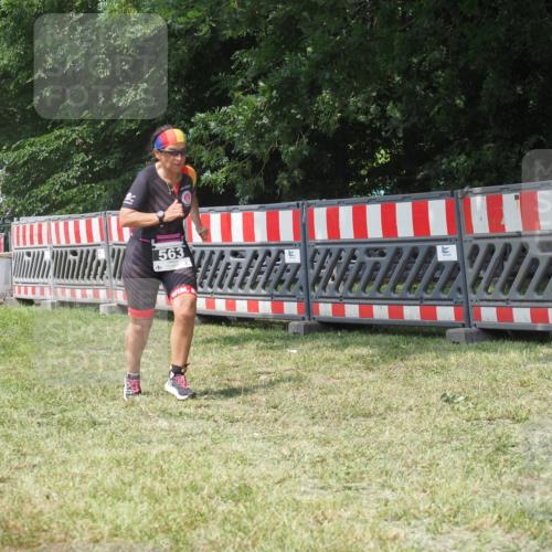 21.06.2025 - 27. Vierlanden-Triathlon KatJ http://msf.ph/oto/8052463 15.06.2025 11:57:36 Ziel 478, 563 meine-sportfotos.de