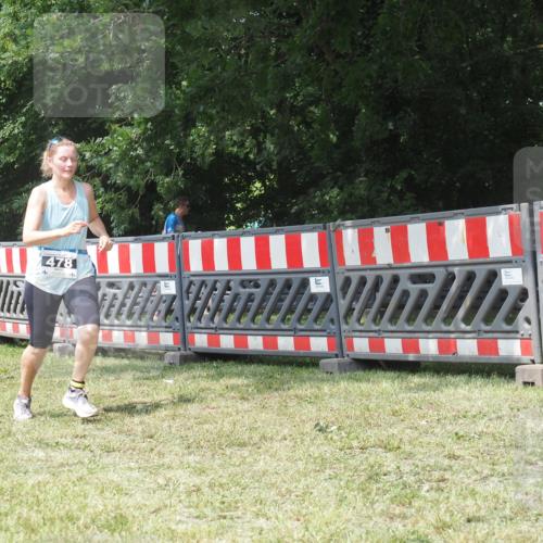 21.06.2025 - 27. Vierlanden-Triathlon KatJ http://msf.ph/oto/8052477 15.06.2025 11:57:40 Ziel 478, 563 meine-sportfotos.de