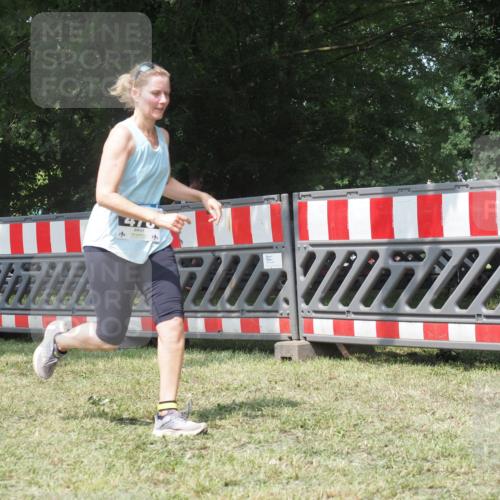 21.06.2025 - 27. Vierlanden-Triathlon KatJ http://msf.ph/oto/8052488 15.06.2025 11:57:41 Ziel 478 meine-sportfotos.de