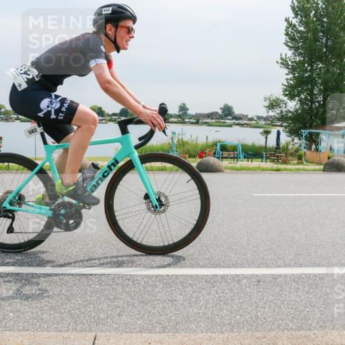 15.06.2025 - 27. Vierlanden-Triathlon H.Heesch http://msf.ph/oto/8052489 15.06.2025 10:59:23 Radfahren 131, 472, 582 meine-sportfotos.de