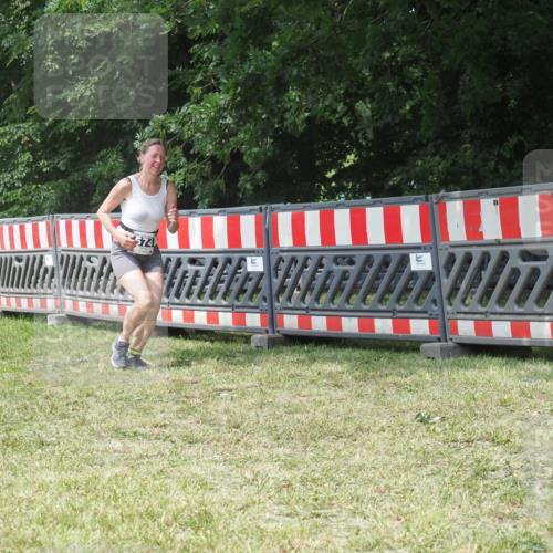 21.06.2025 - 27. Vierlanden-Triathlon KatJ http://msf.ph/oto/8052497 15.06.2025 11:59:01 Ziel 574 meine-sportfotos.de