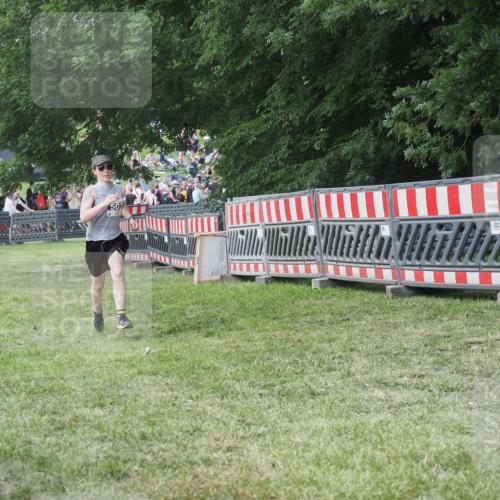 21.06.2025 - 27. Vierlanden-Triathlon KatJ http://msf.ph/oto/8052545 15.06.2025 12:01:40 Ziel 503 meine-sportfotos.de