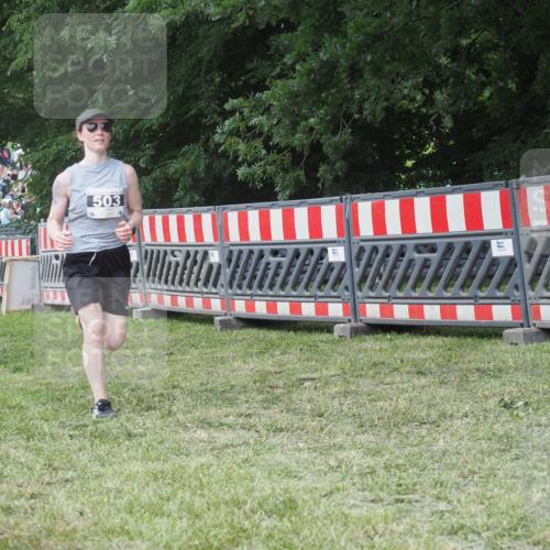 21.06.2025 - 27. Vierlanden-Triathlon KatJ http://msf.ph/oto/8052557 15.06.2025 12:01:41 Ziel 503 meine-sportfotos.de