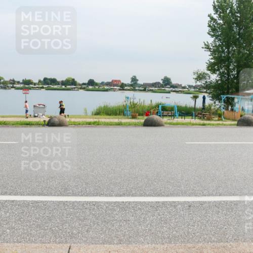 15.06.2025 - 27. Vierlanden-Triathlon H.Heesch http://msf.ph/oto/8052558 15.06.2025 11:00:23 Radfahren 676 meine-sportfotos.de
