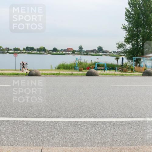 15.06.2025 - 27. Vierlanden-Triathlon H.Heesch http://msf.ph/oto/8052567 15.06.2025 11:00:31 Radfahren 157, 227, 489, 571, 638, 650 meine-sportfotos.de