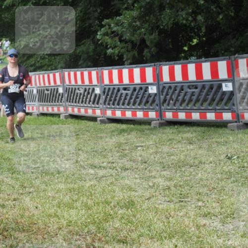 21.06.2025 - 27. Vierlanden-Triathlon KatJ http://msf.ph/oto/8052576 15.06.2025 12:04:28 Ziel 602 meine-sportfotos.de