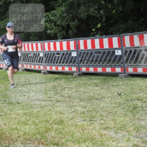 21.06.2025 - 27. Vierlanden-Triathlon KatJ http://msf.ph/oto/8052580 15.06.2025 12:04:28 Ziel 602 meine-sportfotos.de