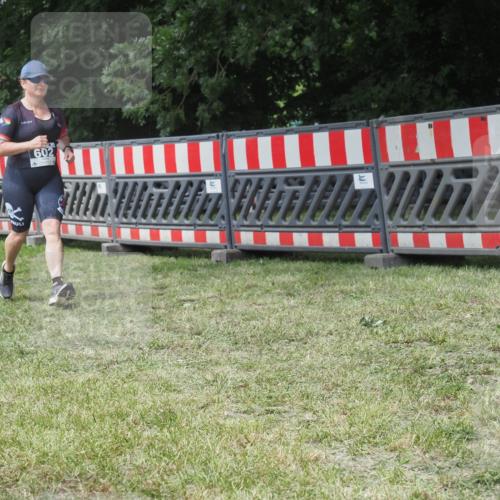 21.06.2025 - 27. Vierlanden-Triathlon KatJ http://msf.ph/oto/8052585 15.06.2025 12:04:29 Ziel 602 meine-sportfotos.de