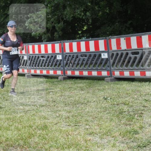 21.06.2025 - 27. Vierlanden-Triathlon KatJ http://msf.ph/oto/8052587 15.06.2025 12:04:29 Ziel 602 meine-sportfotos.de