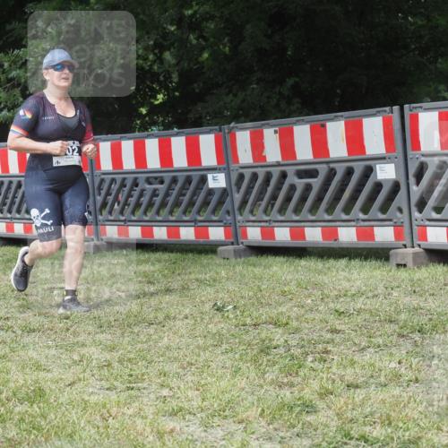 21.06.2025 - 27. Vierlanden-Triathlon KatJ http://msf.ph/oto/8052595 15.06.2025 12:04:29 Ziel 602 meine-sportfotos.de