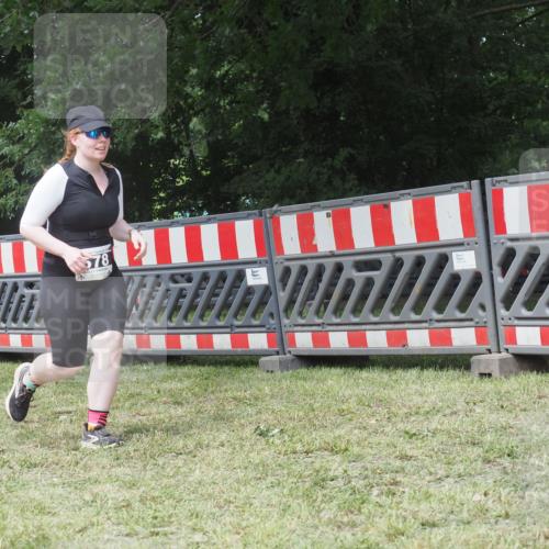21.06.2025 - 27. Vierlanden-Triathlon KatJ http://msf.ph/oto/8052616 15.06.2025 12:04:46 Ziel 578 meine-sportfotos.de