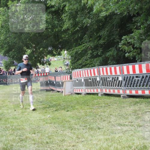 21.06.2025 - 27. Vierlanden-Triathlon KatJ http://msf.ph/oto/8052629 15.06.2025 12:06:02 Ziel 38 meine-sportfotos.de