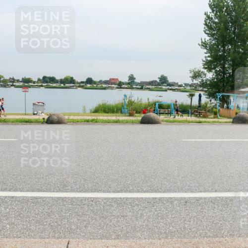 15.06.2025 - 27. Vierlanden-Triathlon H.Heesch http://msf.ph/oto/8052634 15.06.2025 11:00:43 Radfahren 61, 226, 417, 421, 586, 726, 759 meine-sportfotos.de