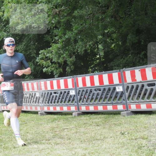 21.06.2025 - 27. Vierlanden-Triathlon KatJ http://msf.ph/oto/8052644 15.06.2025 12:06:04 Ziel 38 meine-sportfotos.de