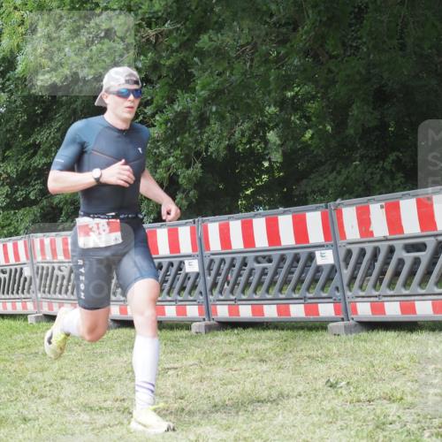 21.06.2025 - 27. Vierlanden-Triathlon KatJ http://msf.ph/oto/8052650 15.06.2025 12:06:04 Ziel 38 meine-sportfotos.de