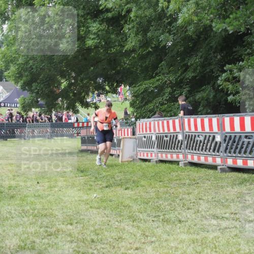 21.06.2025 - 27. Vierlanden-Triathlon KatJ http://msf.ph/oto/8052689 15.06.2025 12:06:58 Ziel 558 meine-sportfotos.de