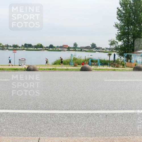 15.06.2025 - 27. Vierlanden-Triathlon H.Heesch http://msf.ph/oto/8052692 15.06.2025 11:00:52 Radfahren  meine-sportfotos.de