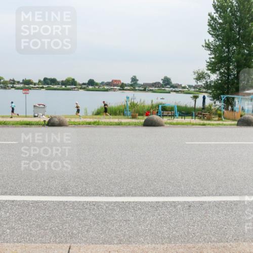15.06.2025 - 27. Vierlanden-Triathlon H.Heesch http://msf.ph/oto/8052694 15.06.2025 11:00:52 Radfahren  meine-sportfotos.de