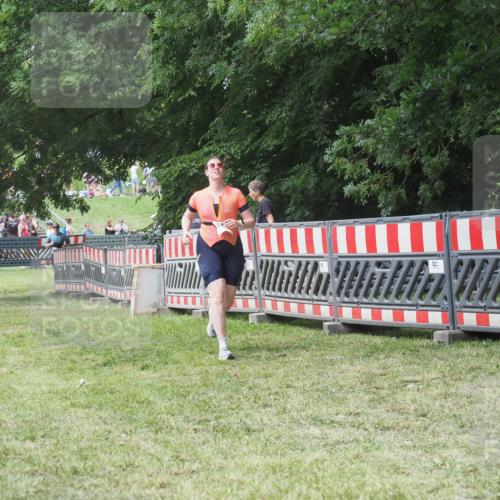 21.06.2025 - 27. Vierlanden-Triathlon KatJ http://msf.ph/oto/8052699 15.06.2025 12:07:00 Ziel 558 meine-sportfotos.de
