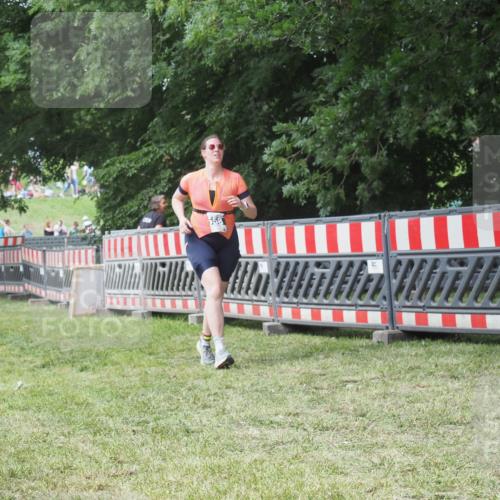 21.06.2025 - 27. Vierlanden-Triathlon KatJ http://msf.ph/oto/8052701 15.06.2025 12:07:00 Ziel 558 meine-sportfotos.de