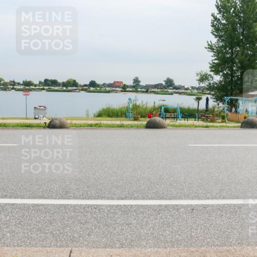 15.06.2025 - 27. Vierlanden-Triathlon H.Heesch http://msf.ph/oto/8052711 15.06.2025 11:00:56 Radfahren 203 meine-sportfotos.de
