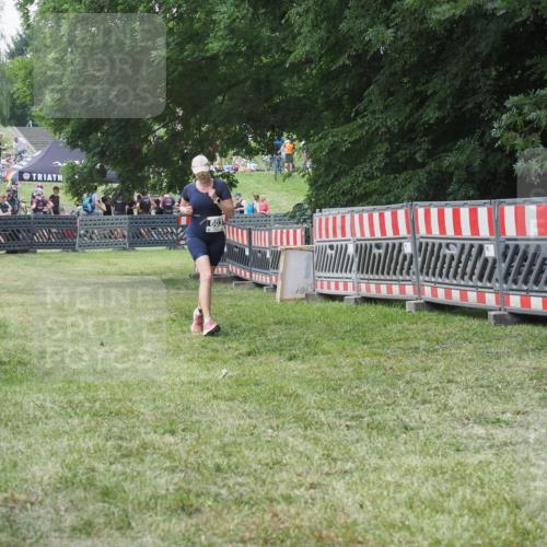21.06.2025 - 27. Vierlanden-Triathlon KatJ http://msf.ph/oto/8052795 15.06.2025 12:09:31 Ziel 603 meine-sportfotos.de