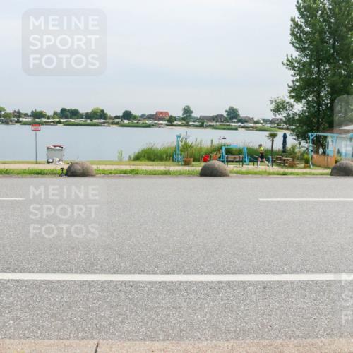 15.06.2025 - 27. Vierlanden-Triathlon H.Heesch http://msf.ph/oto/8052804 15.06.2025 11:01:08 Radfahren 2, 163, 194, 216, 241, 479, 695 meine-sportfotos.de