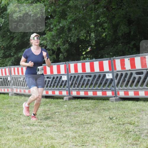 21.06.2025 - 27. Vierlanden-Triathlon KatJ http://msf.ph/oto/8052807 15.06.2025 12:09:35 Ziel 603 meine-sportfotos.de