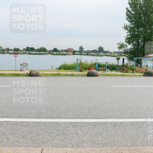 15.06.2025 - 27. Vierlanden-Triathlon H.Heesch http://msf.ph/oto/8052808 15.06.2025 11:01:08 Radfahren 2, 163, 194, 216, 241, 479, 695 meine-sportfotos.de