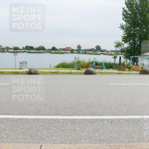 15.06.2025 - 27. Vierlanden-Triathlon H.Heesch http://msf.ph/oto/8052849 15.06.2025 11:01:19 Radfahren 484, 501 meine-sportfotos.de