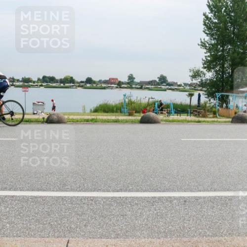 15.06.2025 - 27. Vierlanden-Triathlon H.Heesch http://msf.ph/oto/8052882 15.06.2025 11:01:44 Radfahren 90, 537, 584 meine-sportfotos.de