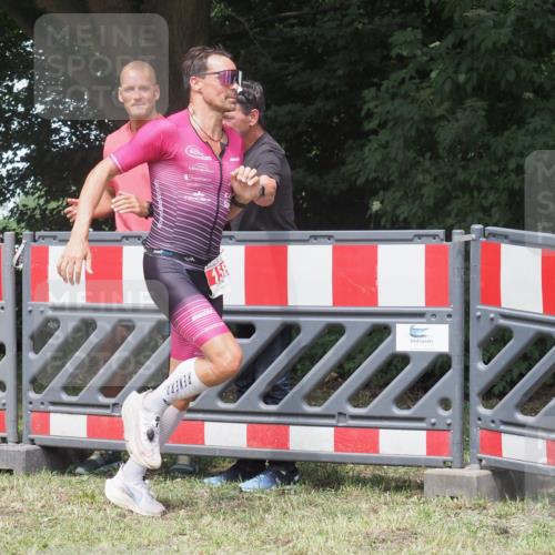 21.06.2025 - 27. Vierlanden-Triathlon KatJ http://msf.ph/oto/8052885 15.06.2025 12:11:53 Ziel 158 meine-sportfotos.de