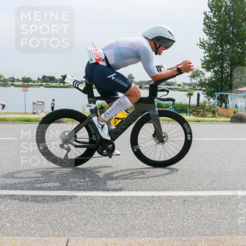 15.06.2025 - 27. Vierlanden-Triathlon H.Heesch http://msf.ph/oto/8052894 15.06.2025 11:01:51 Radfahren 32, 90, 239, 584, 614 meine-sportfotos.de